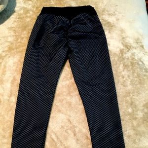 Full length scrunch butt leggings